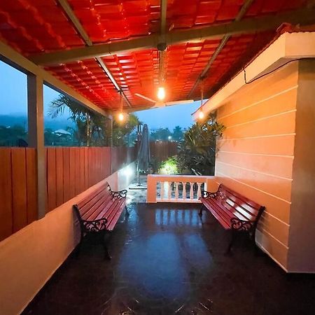 Corner House, Lonavla By Meheru-4 Bhk Villa With Pool 외부 사진